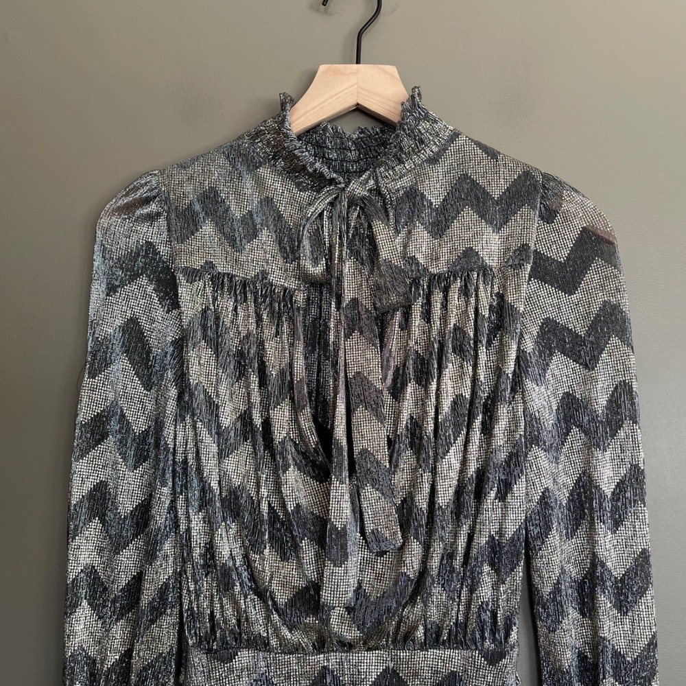 ba&sh Goldy Dress Size XS Anthracite Silver Metallic Chevron High Neck Chic Sexy - Picture 13 of 16